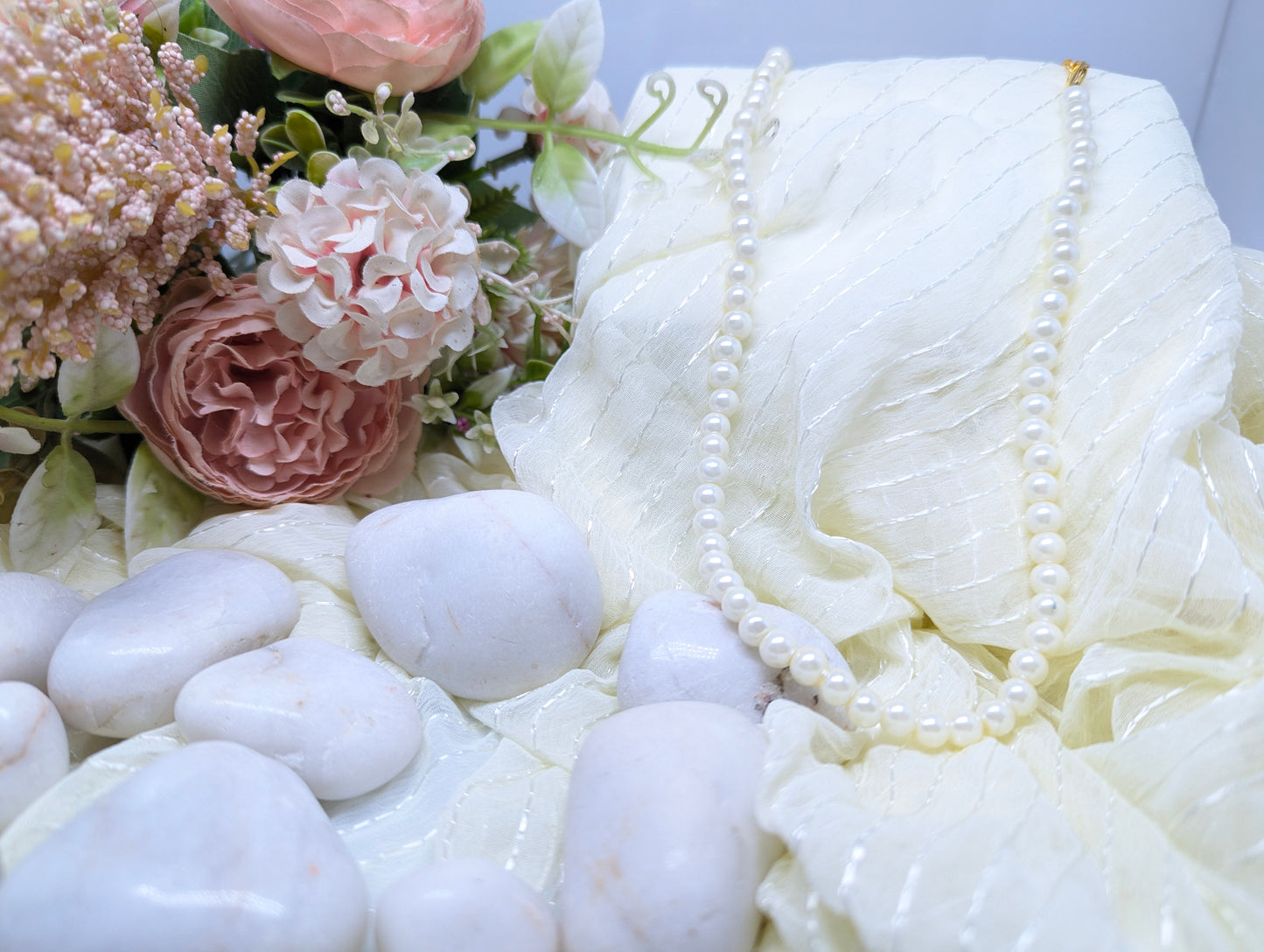 Lustrous Elegance: Classic Pearl Necklace (Gold)