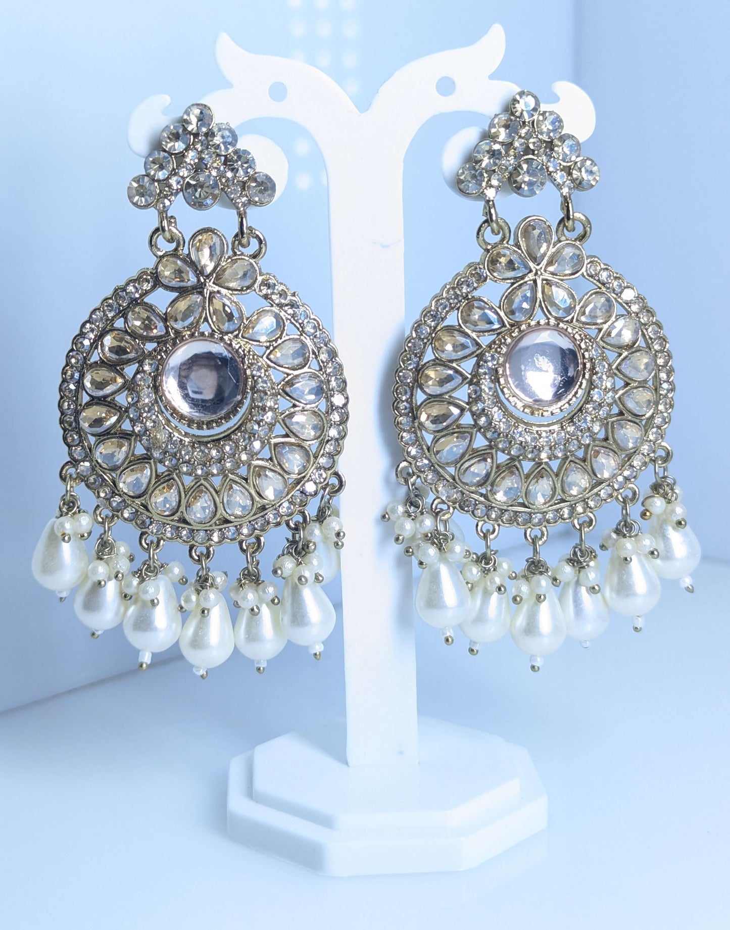 Pearl Radiance Kundan Jhumka Earrings
