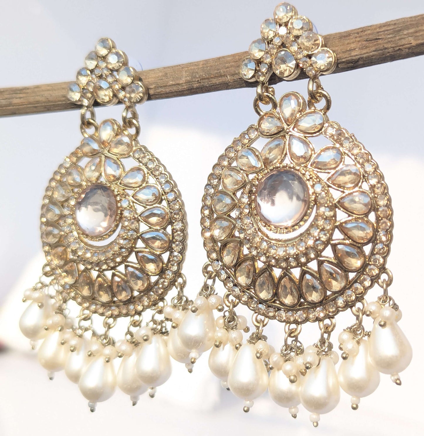 Pearl Radiance Kundan Jhumka Earrings